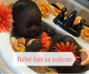 Bébé se baigne